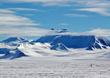 Hielo marino de la Antártida alcanzó mínimos históricos