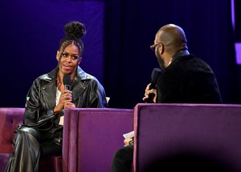 Michelle Obama lanzará podcast basado en gira para presentar su último libro