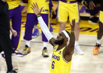 LeBron James se convierte en el máximo anotador de la historia de la NBA