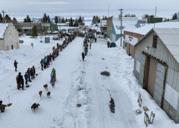 Fuertes tormentas de invierno interrumpen el tránsito y azotan a EE. UU.