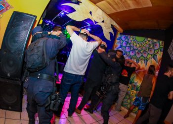 Autoridades continúan con operativos en bares y discotecas de San Salvador