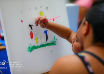 Inauguran taller de dibujo y pintura para hijos de beneficiados con Programa de Movilidad Laboral