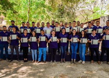 El Ministerio de Agricultura capacita a productores y veterinarios de San Miguel en inseminación artificial de bovinos