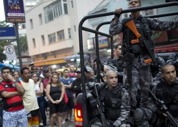 Mueren mujer y niña de 9 años por tiroteo en desfile de Carnaval en estado de Río de Janeiro