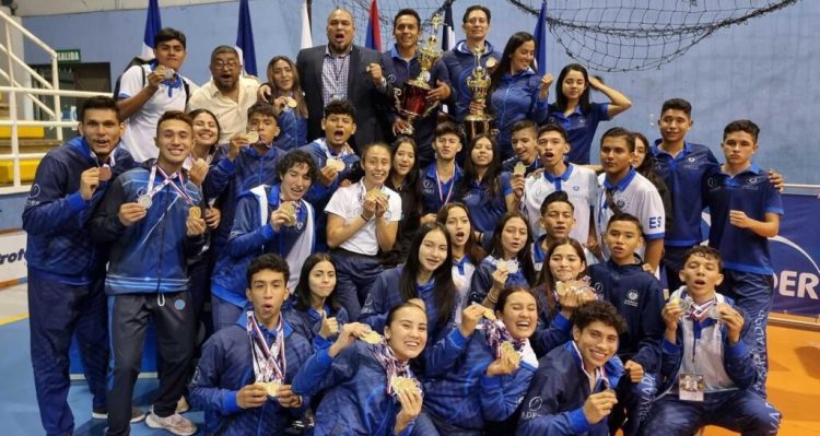 El Salvador dominó el C.A. de Karate do realizado en San José, Costa Rica. Foto/INDES