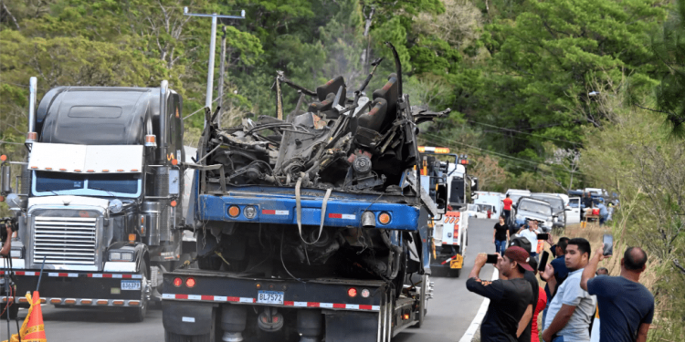 Sube A 17 Cifra De Muertos Por Accidente De Autobús Con Migrantes En Sur De México Diario El 2445