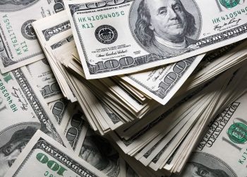Fuerte recaudación en El Salvador sostuvo reducción del déficit fiscal en 2022
