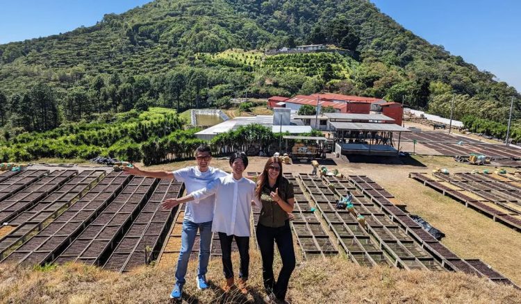 Ejecutivos de Woodberry Coffee Roasters,  visitaron el país con el objetivo de cerrar nuevos negocios con productores salvadoreños.  Foto / Diario El Salvador.