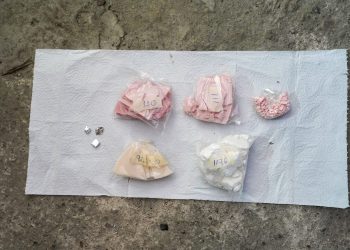 Encuentran $5,400 y cocaína en casa abandonada de la Tutunichapa
