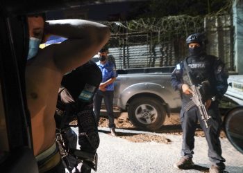 Honduras sigue los pasos de El Salvador contra las pandillas