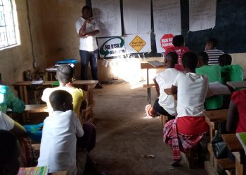 Arrestan en Kenia a maestros acusados de forzar a alumnos a simular sexo