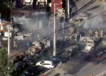 Dos muertos en explosión en planta de California 