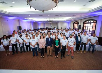 Cancillería y Organización Internacional para la Migración gradúan a 94 personas en diversos oficios en la zona oriental