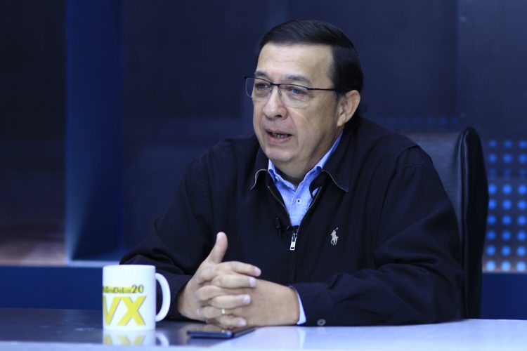 Correlación dañina. Carlos Araujo afirma que la oposición debe volver a convertirse en piedra de tropiezo del Ejecutivo.