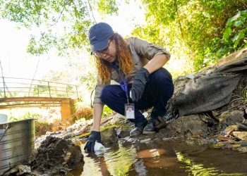 Medio Ambiente estudia calidad del agua del río Santa Lucía, en Juayúa