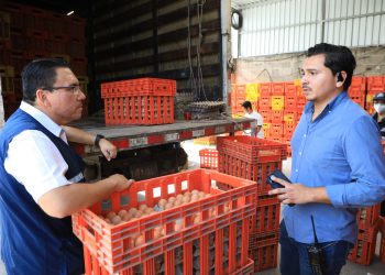 Defensoría del Consumidor verifica precios y abastecimiento de huevos en El Salvador