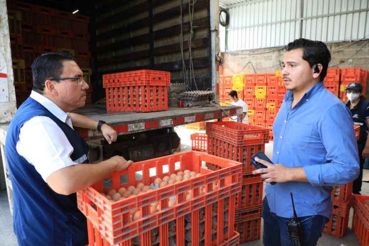 La Defensoría del Consumidor y distribuidores mayoristas confirmaron que el mercado salvadoreño no está en riesgo de desabastecimiento de huevos.