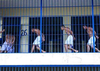 Reiteran que Gobierno de El Salvador no tiene por qué dar privilegios a mareros