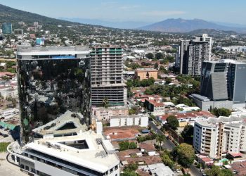 El FMI mejoró las perspectivas de crecimiento económico de El Salvador para 2023