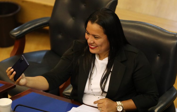 La diputada Funes pertenece al mismo partido que quiso proteger a acusado de feminicidio.