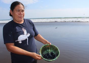 Pasó de vender huevos de tortuga a ser defensora de estos animales en Ahuachapán