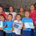 Estudiantes de parvularia y de primer ciclo reciben tabletas en San Vicente