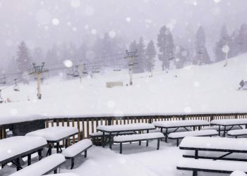 Nieve cubre la zona de Los Ángeles tras una fuerte tormenta
