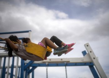 EE. UU. todavía intenta reunir a casi mil niños migrantes con sus padres