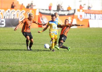 Darwin Cerén, volante de Águila: «El grupo está con los extranjeros al 100 %»