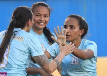 Las campeonas de la Barra de Santiago se hicieron sentir en su debut en el torneo Americas Winners Cup