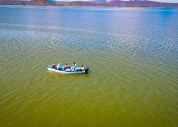 CEL realiza nueva jornada de monitoreo de calidad del agua en el lago de Güija