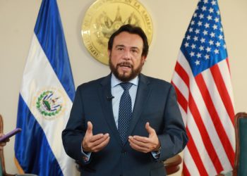 Vicepresidente Ulloa aborda tema de migración con embajador de EE. UU. en El Salvador