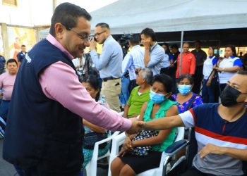 Ministerio de Trabajo entrega sillas de ruedas en Ciudad Delgado