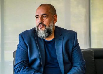 Salvadoreño ingresa a la academia de los Grammy