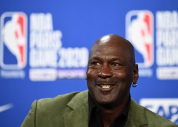 Michael Jordan negocia la venta de los Charlotte Hornets de NBA, según prensa internacional