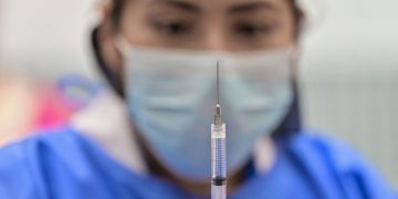 Pfizer comprará empresa de biotecnología Seagen por $43,000 millones