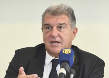 El Barcelona «nunca ha comprado árbitros», asegura Joan Laporta