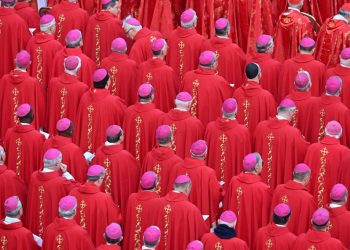 El papa Francisco hará pagar un alquiler a los cardenales