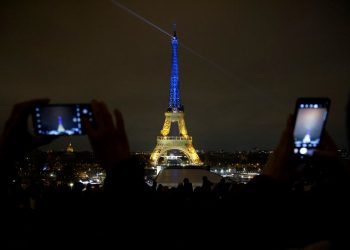 La Torre Eiffel conmemora los 100 años de la desaparición de su creador