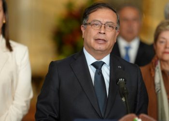 El apoyo a Gustavo Petro cae tras seis meses de gobierno en Colombia 
