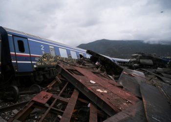 Grecia: Casi 40 muertes por choque de trenes