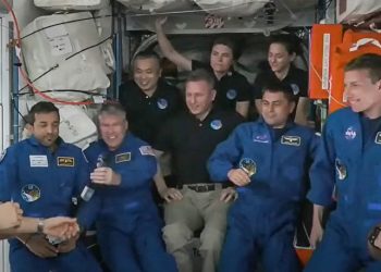 Astronautas de SpaceX Dragon entran en la Estación Espacial Internacional