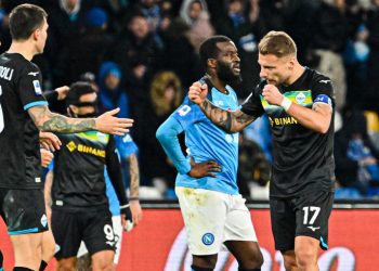 Vecino permite a la Lazio ganar 1-0 en casa del líder Nápoles