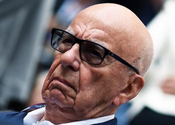 El magnate de los medios Rupert Murdoch se compromete por quinta vez, a los 92 años