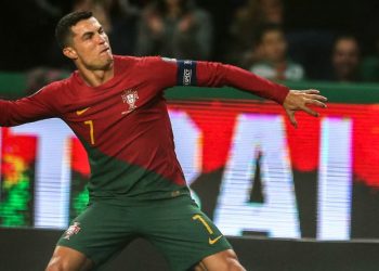 Ronaldo celebra su récord de internacionalidades con doblete ante Liechtenstein