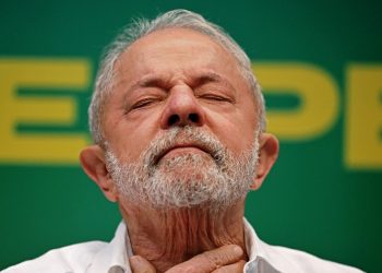 Lula da Silva suspende viaje a China por una neumonia