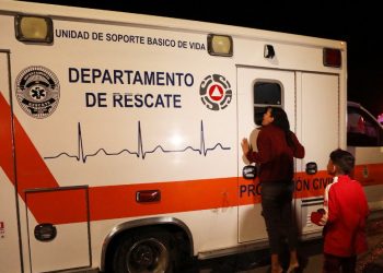 Brindan atención a familiares de salvadoreños afectados por incendio en centro de detención de migrantes en México