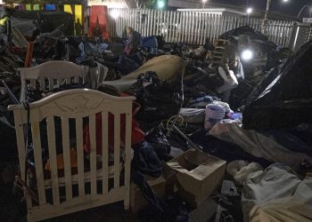 Al menos 8 muertos en naufragio de dos botes frente a la costa de California