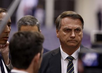 Bolsonaro niega «ilegalidad» en joyas regaladas por Arabia Saudita