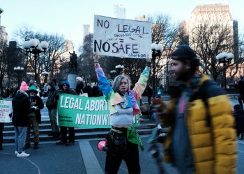 Miles de manifestantes contra el aborto en Madrid
